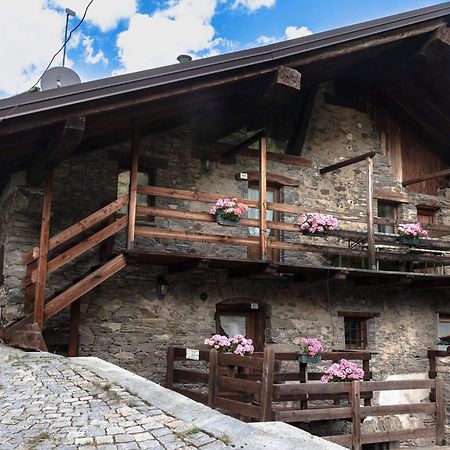 Case Gran Paradiso Villaggio Melignon Rhemes-Saint-Georges Exterior photo