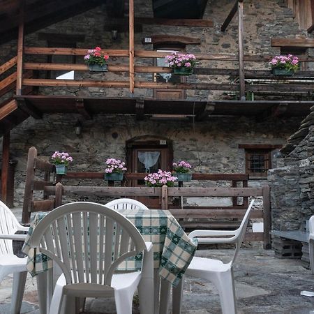 Case Gran Paradiso Villaggio Melignon Rhemes-Saint-Georges Exterior photo