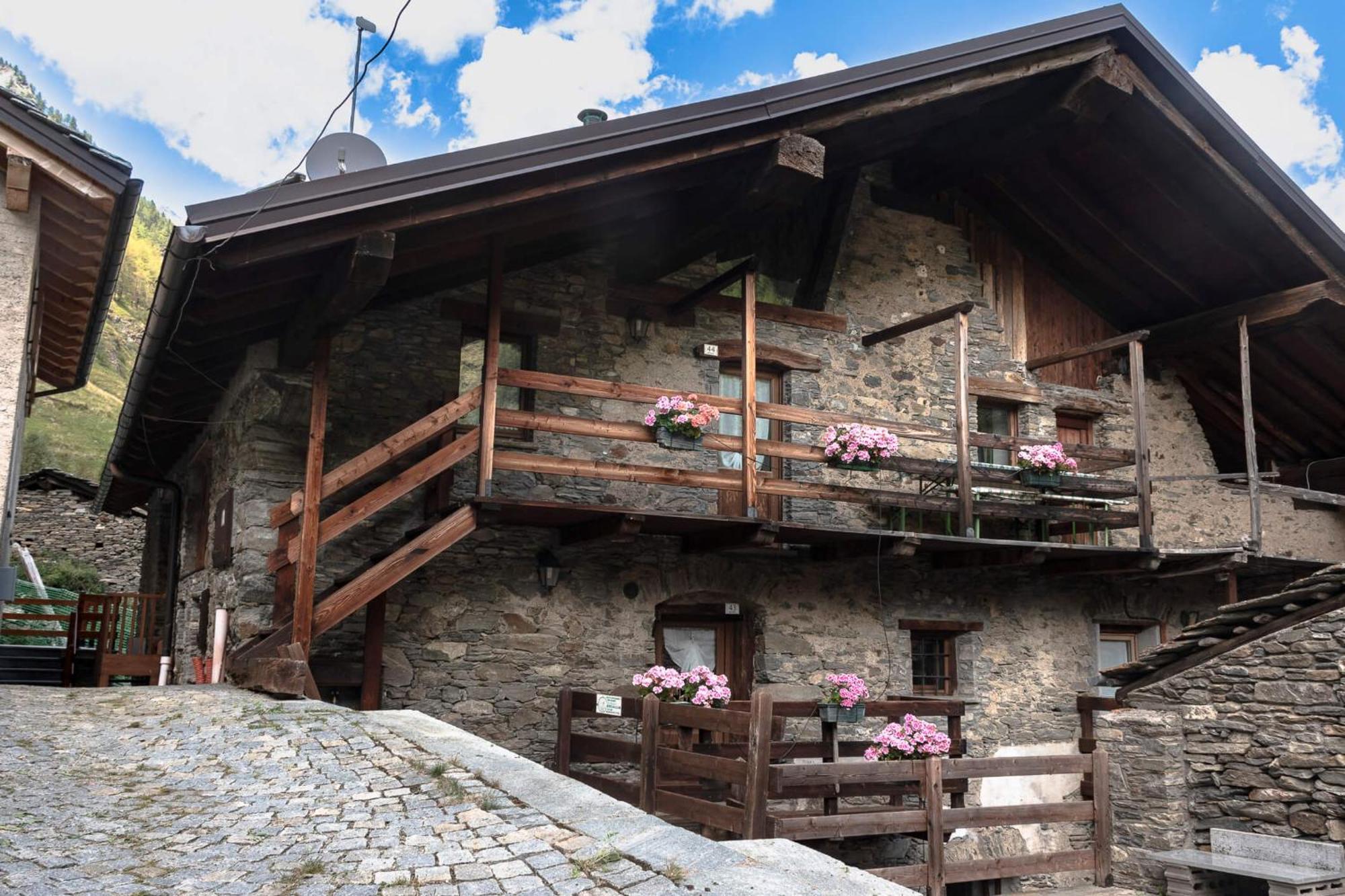 Case Gran Paradiso Villaggio Melignon Rhemes-Saint-Georges Exterior photo