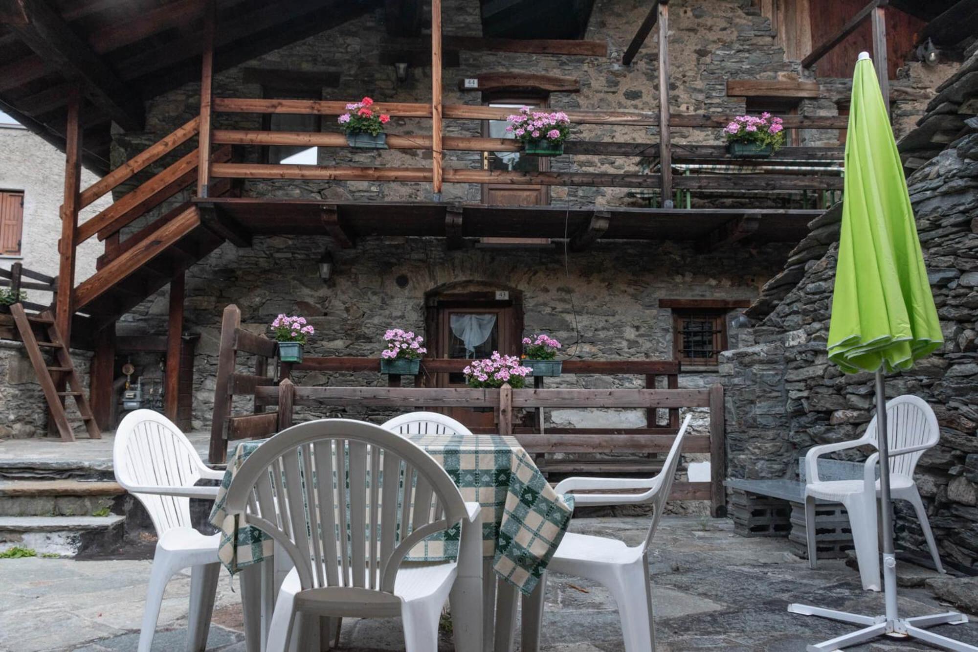 Case Gran Paradiso Villaggio Melignon Rhemes-Saint-Georges Exterior photo